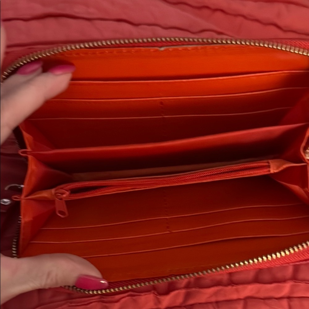 Vibrant Red Pebbled Leather Wallet with Zipper - Picture 4 of 6